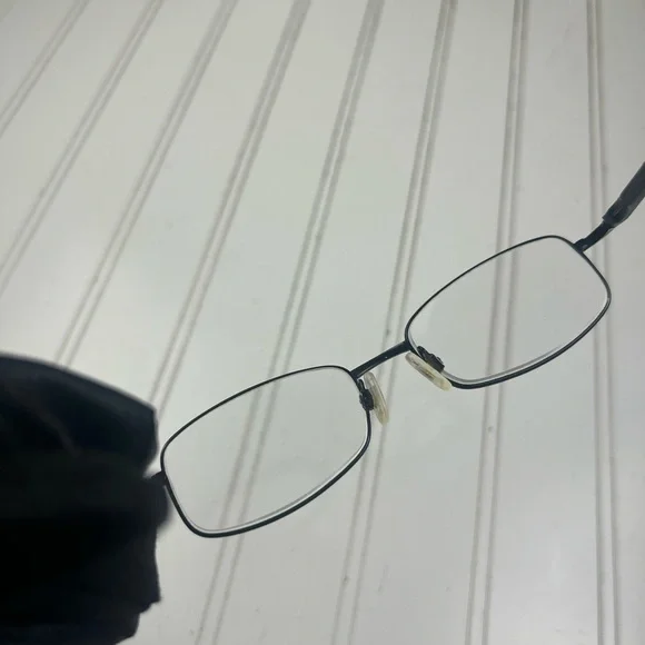 Black Metal Frame Rectangle Readers โ Unisex Eyeglasses - Picture 6 of 6